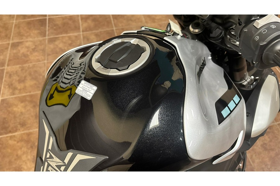 2025 Kawasaki ZR900SSFNN