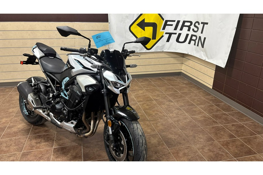 2025 Kawasaki ZR900SSFNN