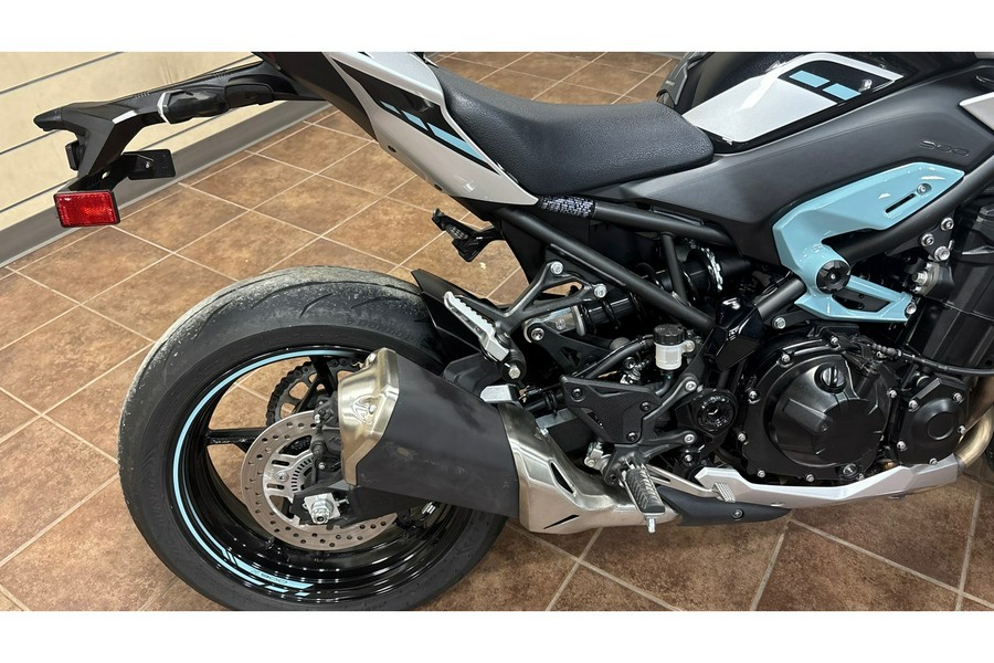 2025 Kawasaki ZR900SSFNN