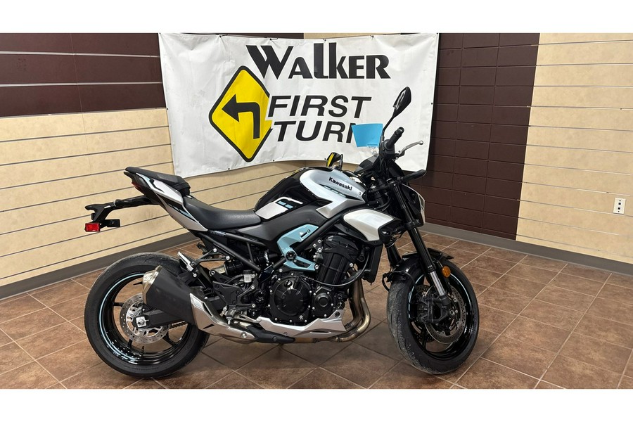 2025 Kawasaki ZR900SSFNN