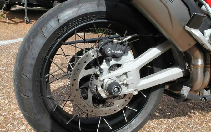 2022 Ducati Multistrada V4S Ducati Red / Spoked Wheels
