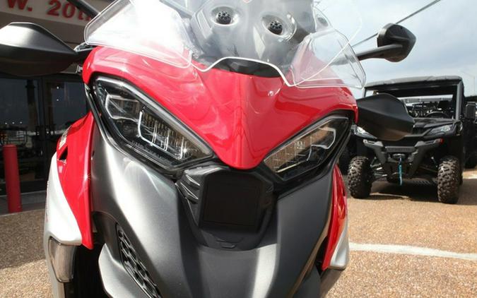 2022 Ducati Multistrada V4S Ducati Red / Spoked Wheels