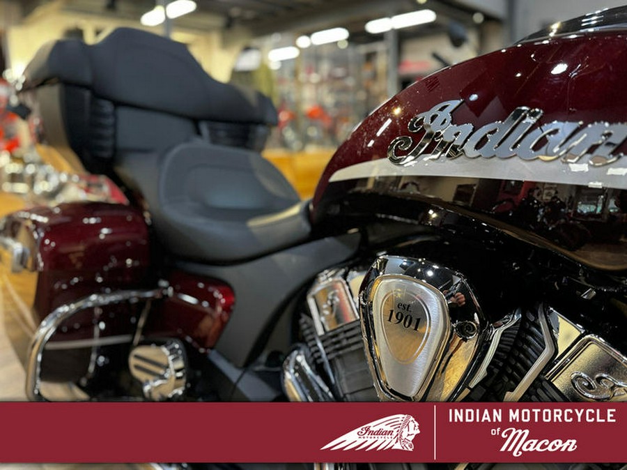 2022 Indian Motorcycle® Pursuit Limited Maroon Metallic/Crimson Metallic