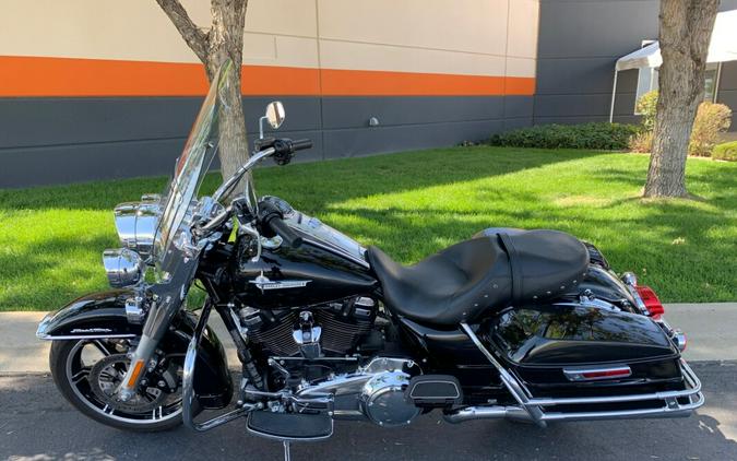 2020 Harley-Davidson Road King Vivid Black