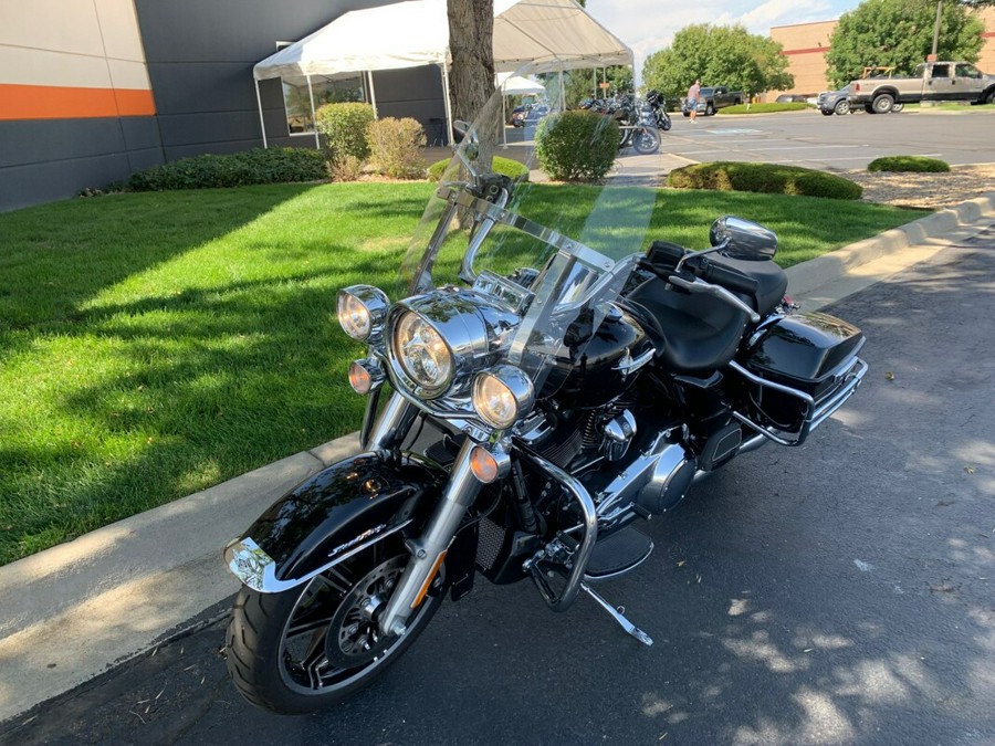 2020 Harley-Davidson Road King Vivid Black