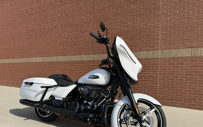 2024 Harley-Davidson® Street Glide® White Onyx Pearl - Black Finish