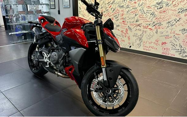 2026 Ducati Streetfighter V2