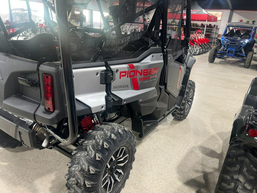 2025 Honda Pioneer 1000-5