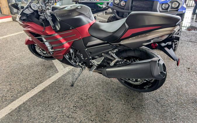 2025 Kawasaki Ninja ZX-14R ABS Metallic Matte Sovereign Red/Metallic Flat Spark Black/Metallic Matte Graphite Gray - 021545