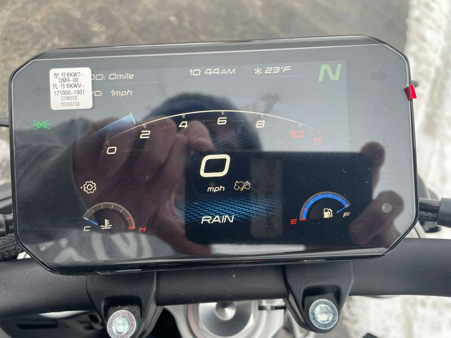 2026 CFMOTO 800NK - AEROLITE GRAY