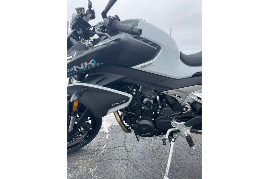 2026 CFMOTO 800NK - AEROLITE GRAY