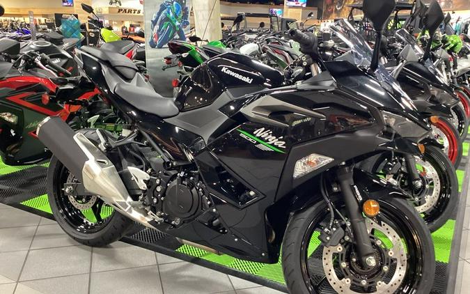 2024 Kawasaki Ninja 500 Review [14 Fast Facts]