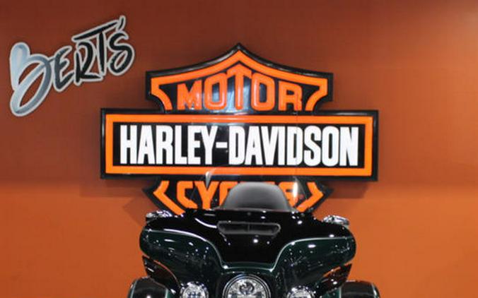 2024 Harley-Davidson® FLHTCUTG - Tri Glide® Ultra