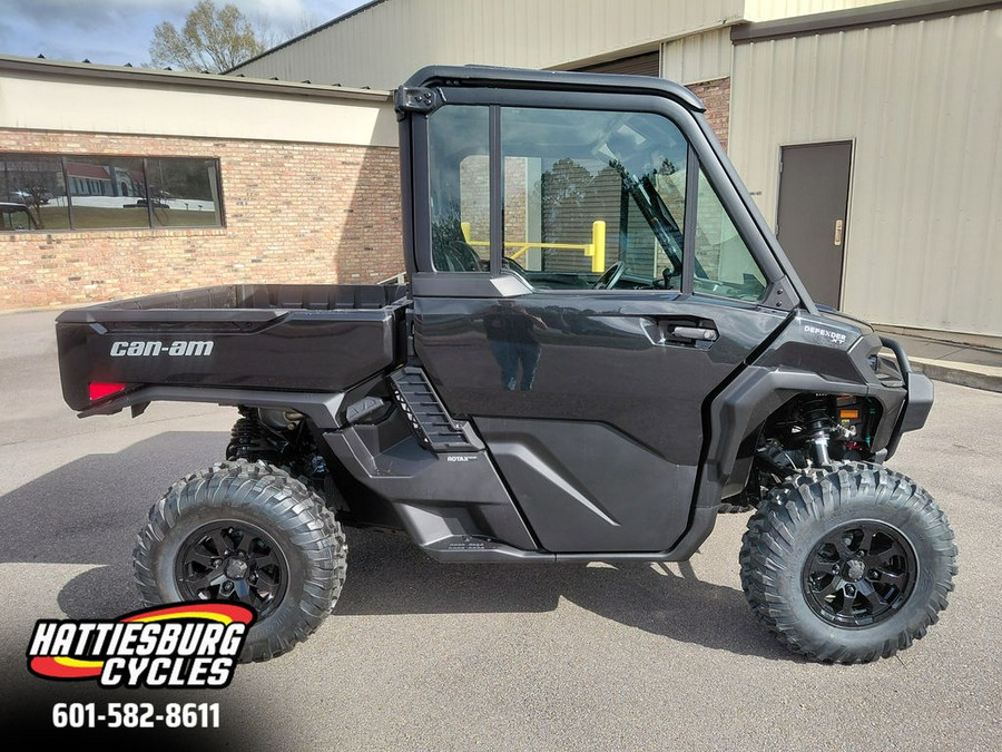 2026 Can-Am Defender XT CAB HD11