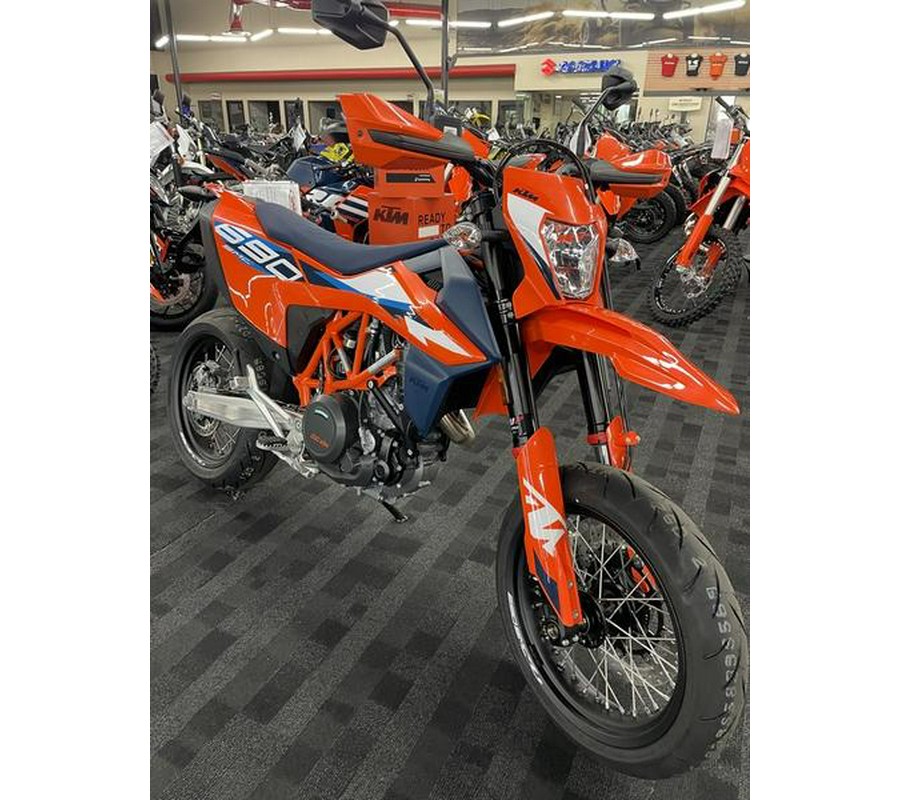 2024 KTM 690 SMC R