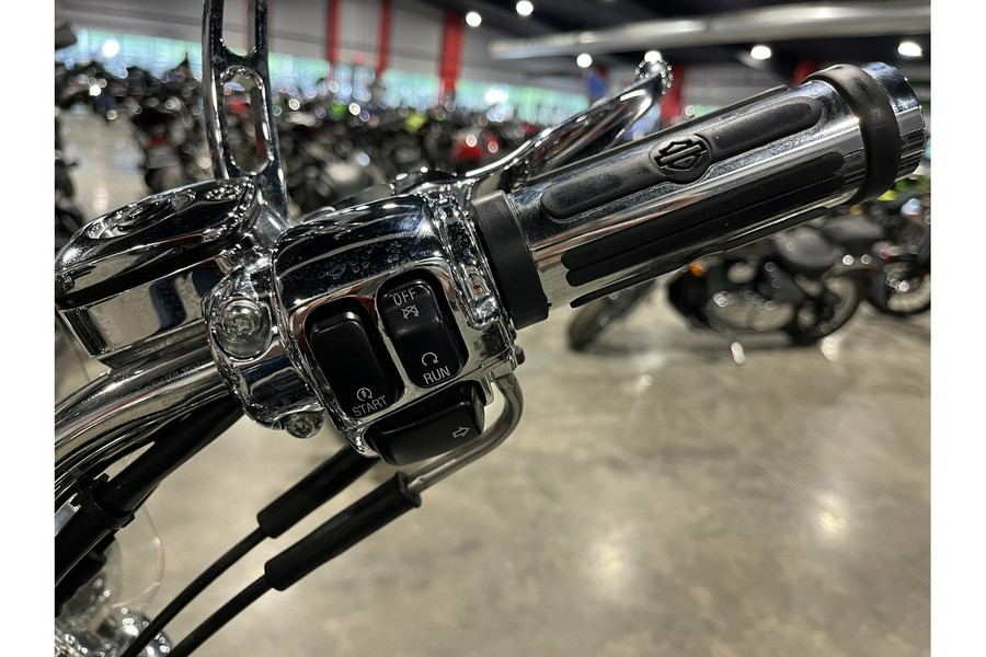 2005 Softail Deluxe - Harley-Davidson®