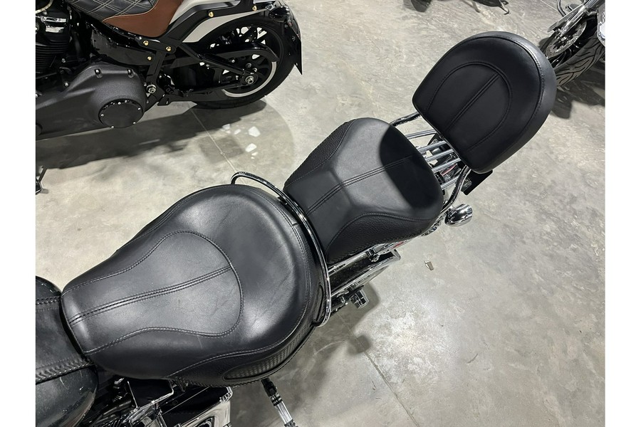 2005 Softail Deluxe - Harley-Davidson®
