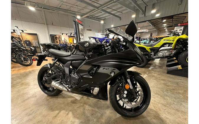 2025 Yamaha YZF-R7