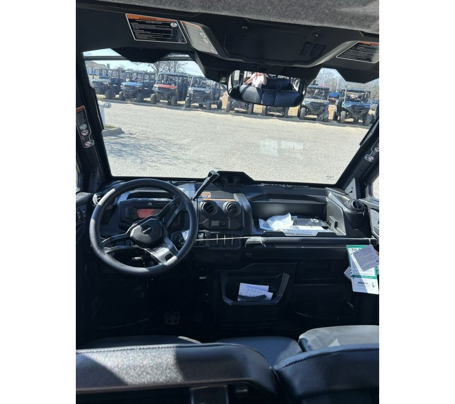 2026 Can-Am® Defender MAX DPS CAB HD10