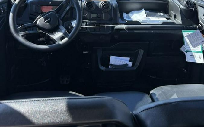 2026 Can-Am® Defender MAX DPS CAB HD10