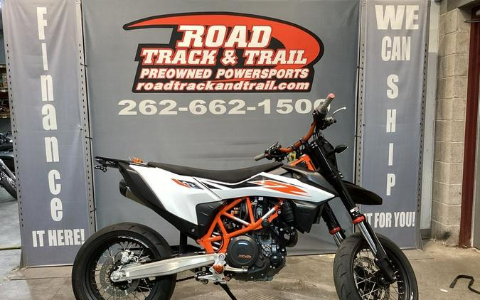 2019 KTM 690 SMC R Review (17 Fast Facts)