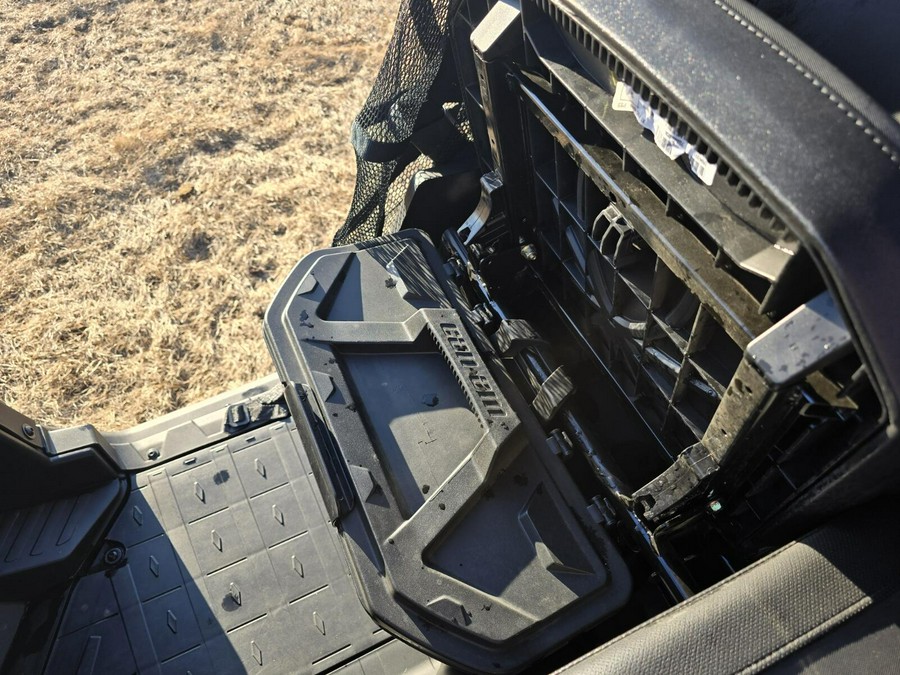 2023 Can-Am DEFENDER XT HD9