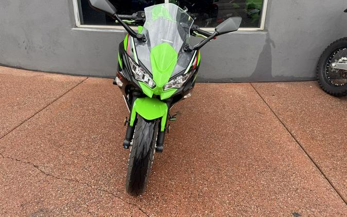 2022 Kawasaki Ninja® 650 Metallic Matte Graphenesteel Gray