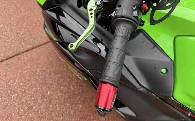 2022 Kawasaki Ninja® 650 Metallic Matte Graphenesteel Gray