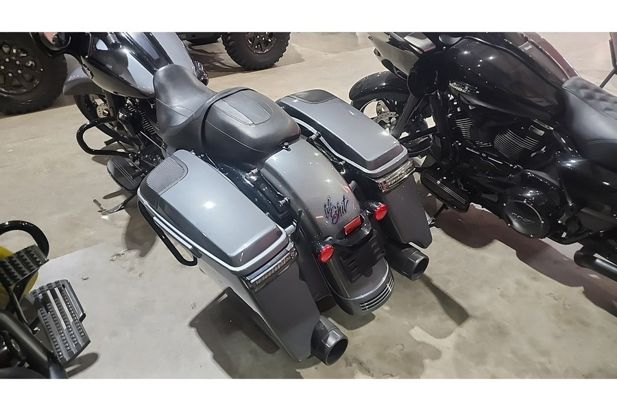 2021 Harley-Davidson® STREET GLIDE SPECIAL 114 - GAUNTLET GRAY METALLIC / VIVID BLACK