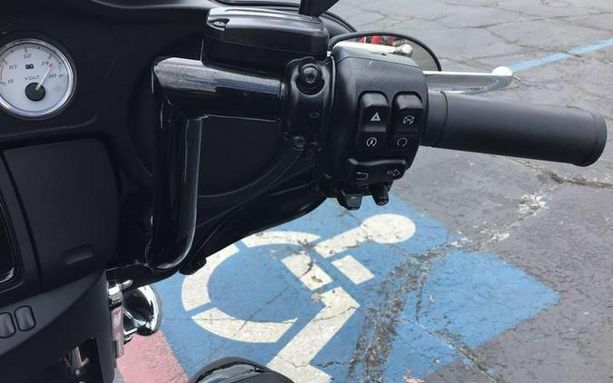 2022 HARLEY STREET GLIDE