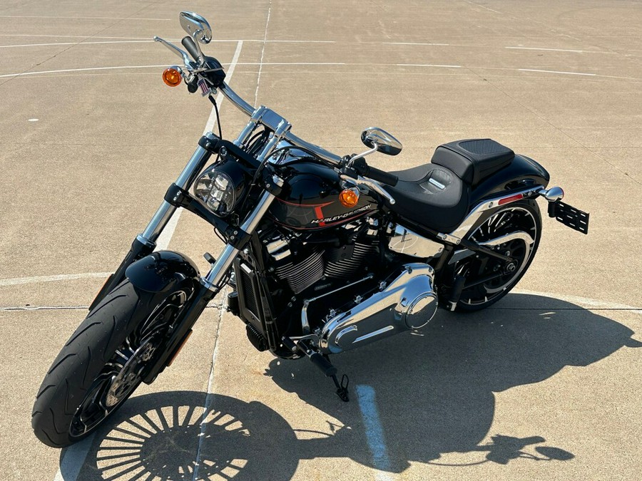 2024 Harley-Davidson Breakout 117 Vivid Black