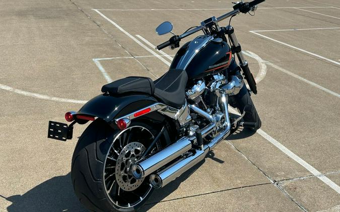 2024 Harley-Davidson Breakout 117 Vivid Black