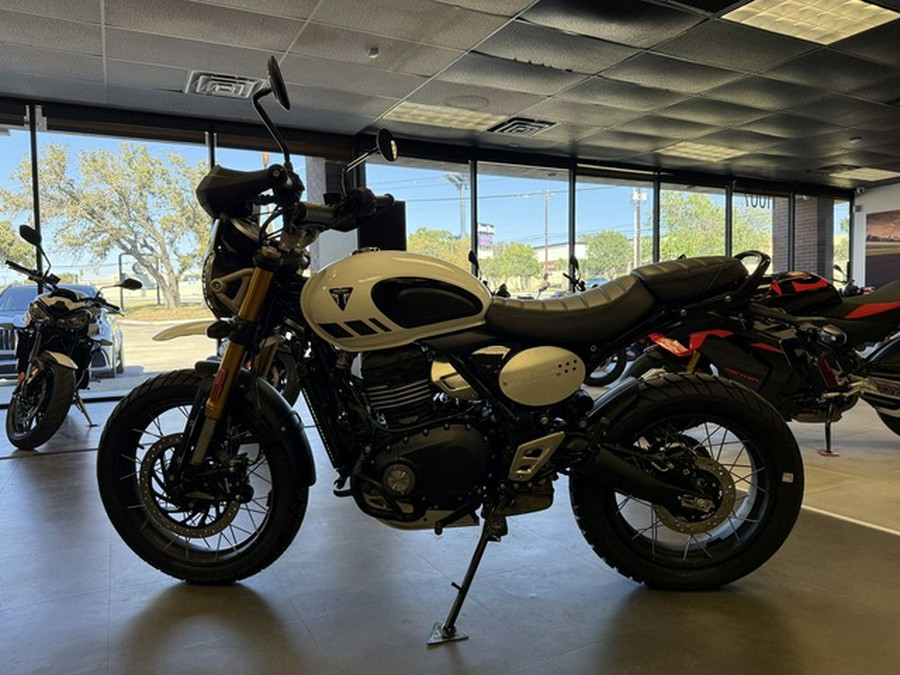 2026 Triumph Scrambler 400 XC Vanilla White