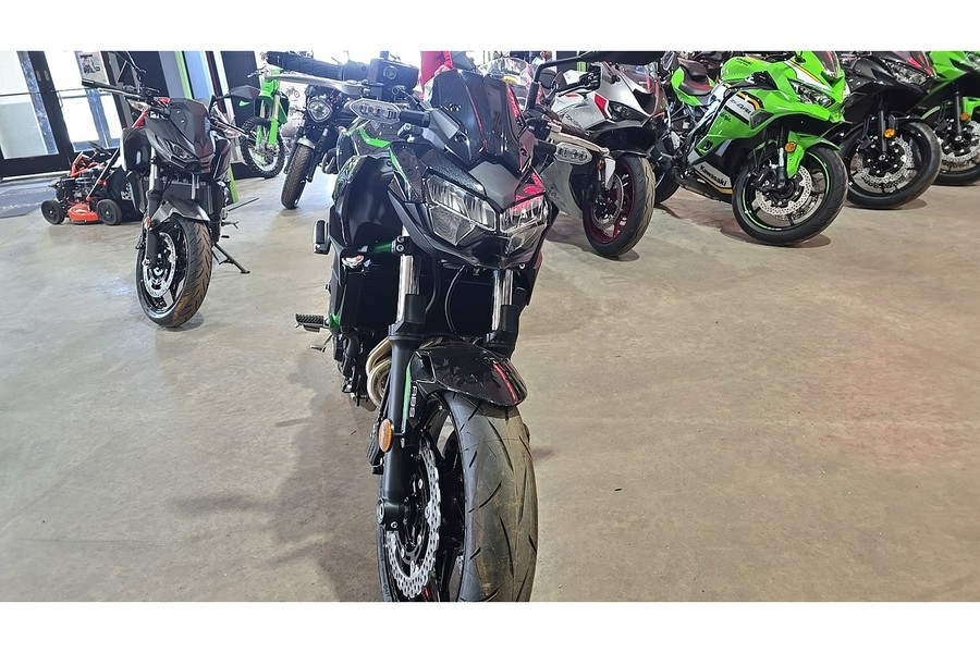 2025 Z650 ABS - METALLIC SPARK BLACK / GREEN - Kawasaki