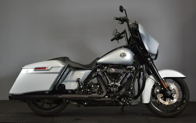 2023 Harley-Davidson Street Glide Special Atlas Silver Metallic - Black Finish