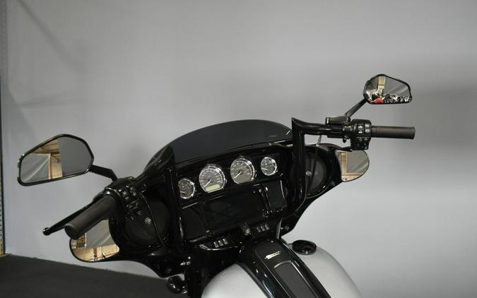 2023 Harley-Davidson Street Glide Special Atlas Silver Metallic - Black Finish
