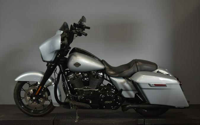 2023 Harley-Davidson Street Glide Special Atlas Silver Metallic - Black Finish