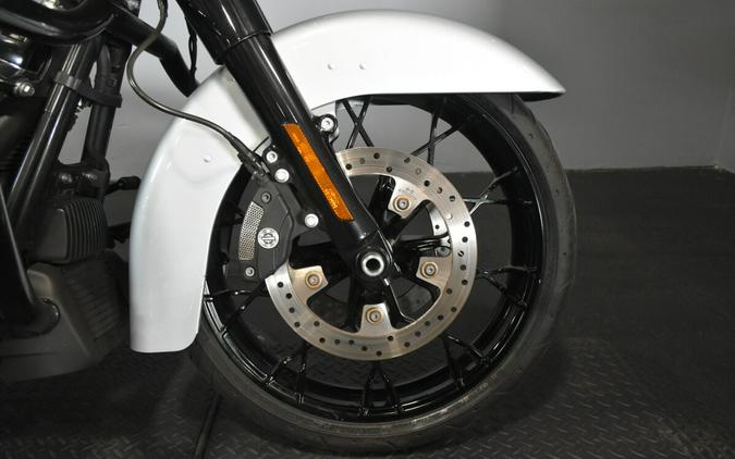 2023 Harley-Davidson Street Glide Special Atlas Silver Metallic - Black Finish