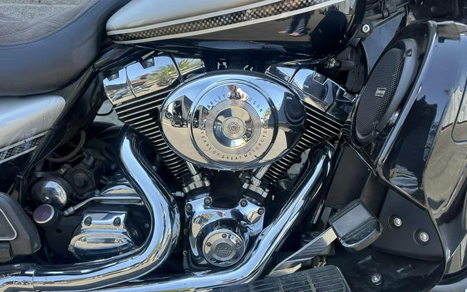 2003 Harley-Davidson® Electra Glide® Ultra Classic® BLACK/SILVER