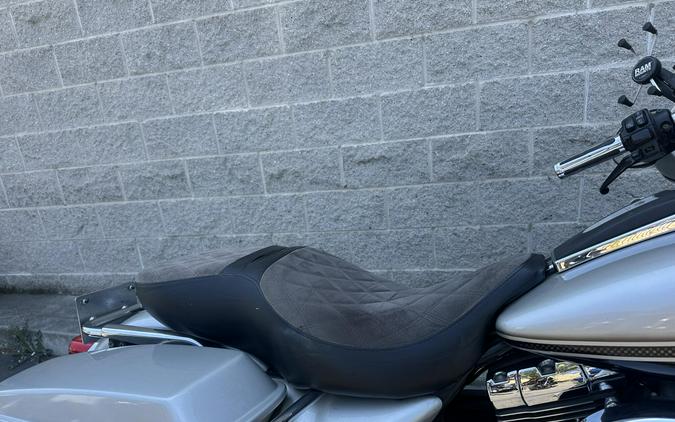 2003 Harley-Davidson® Electra Glide® Ultra Classic® BLACK/SILVER
