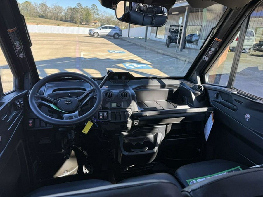 2026 Can-Am DEFENDER MAX DPS CAB HD10
