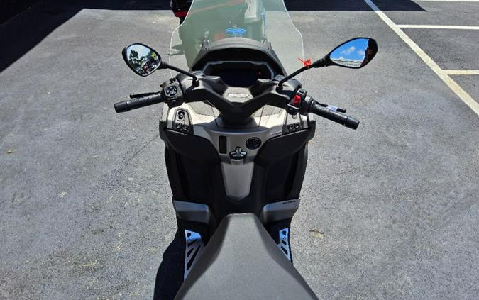 2025 Piaggio MP3 530 Exclusive