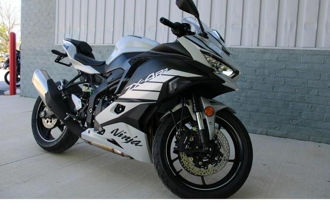 2025 Kawasaki NINJA® ZX™-4RR ABS