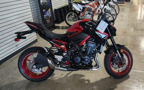 2024 Kawasaki Z900 ABS Candy Persimmon Red/Ebony