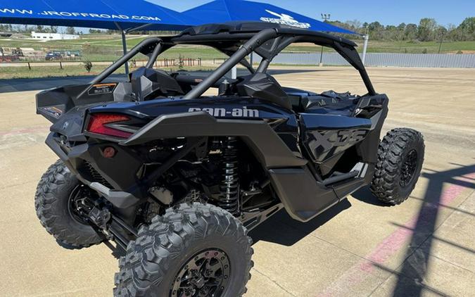 2026 Can-Am Maverick X3 X ds Turbo RR Triple Black_4.5 in