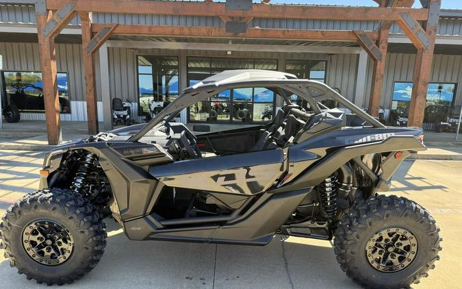 2026 Can-Am Maverick X3 X ds Turbo RR Triple Black_4.5 in