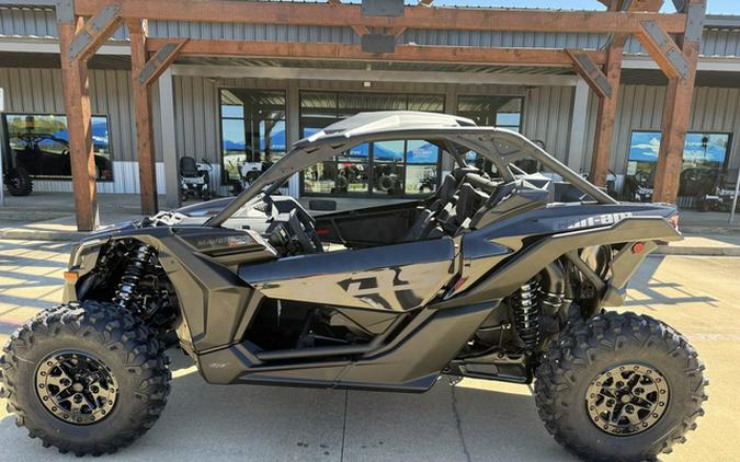 2026 Can-Am Maverick X3 X ds Turbo RR Triple Black_4.5 in