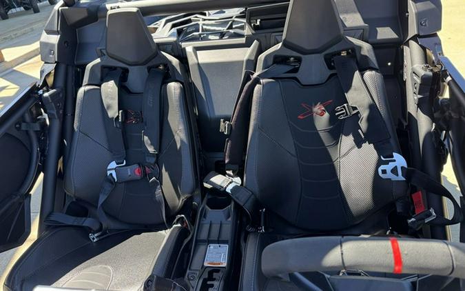 2026 Can-Am Maverick X3 X ds Turbo RR Triple Black_4.5 in