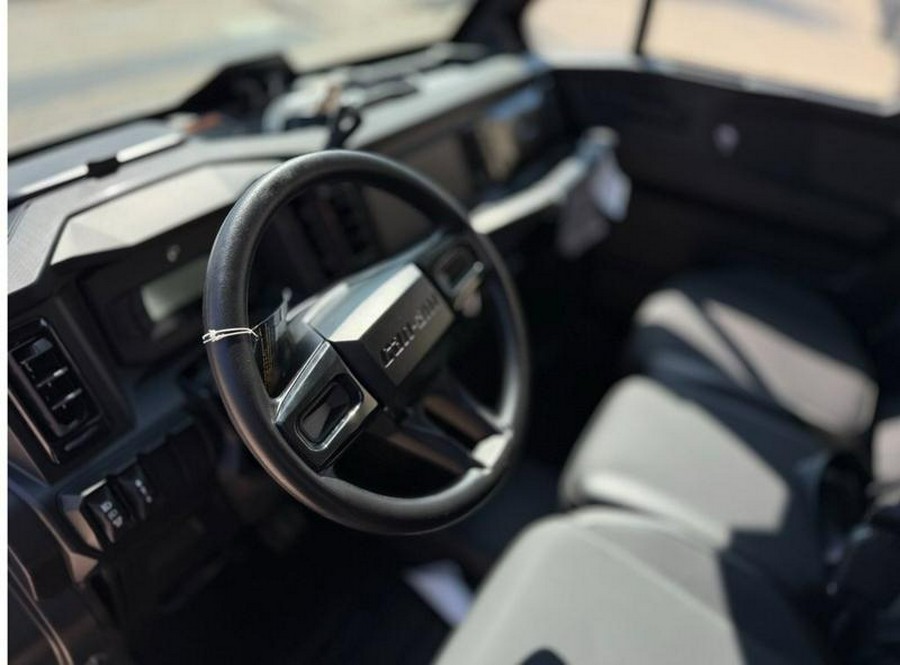 2026 Can-Am® Defender MAX XT CAB HD11 With 10.25 in.display