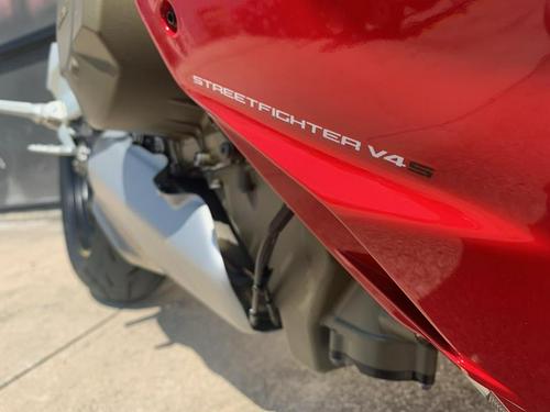 2020 Ducati Streetfighter V4 S Review (25 Fast Facts)